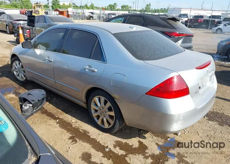 2007 Honda Accord 3.0 Ex z USA, uszkodzony, nr VIN 1HGCM66567A087786